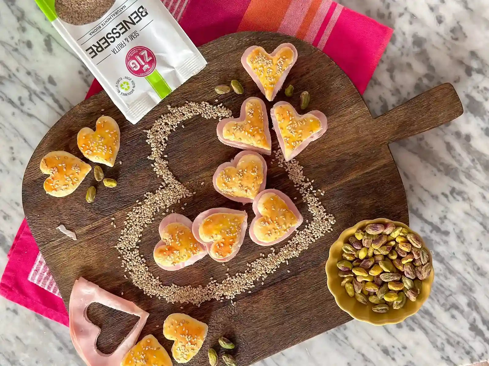Cuori di Pasta Sfoglia con Mortadella, Pistacchi e Robiola