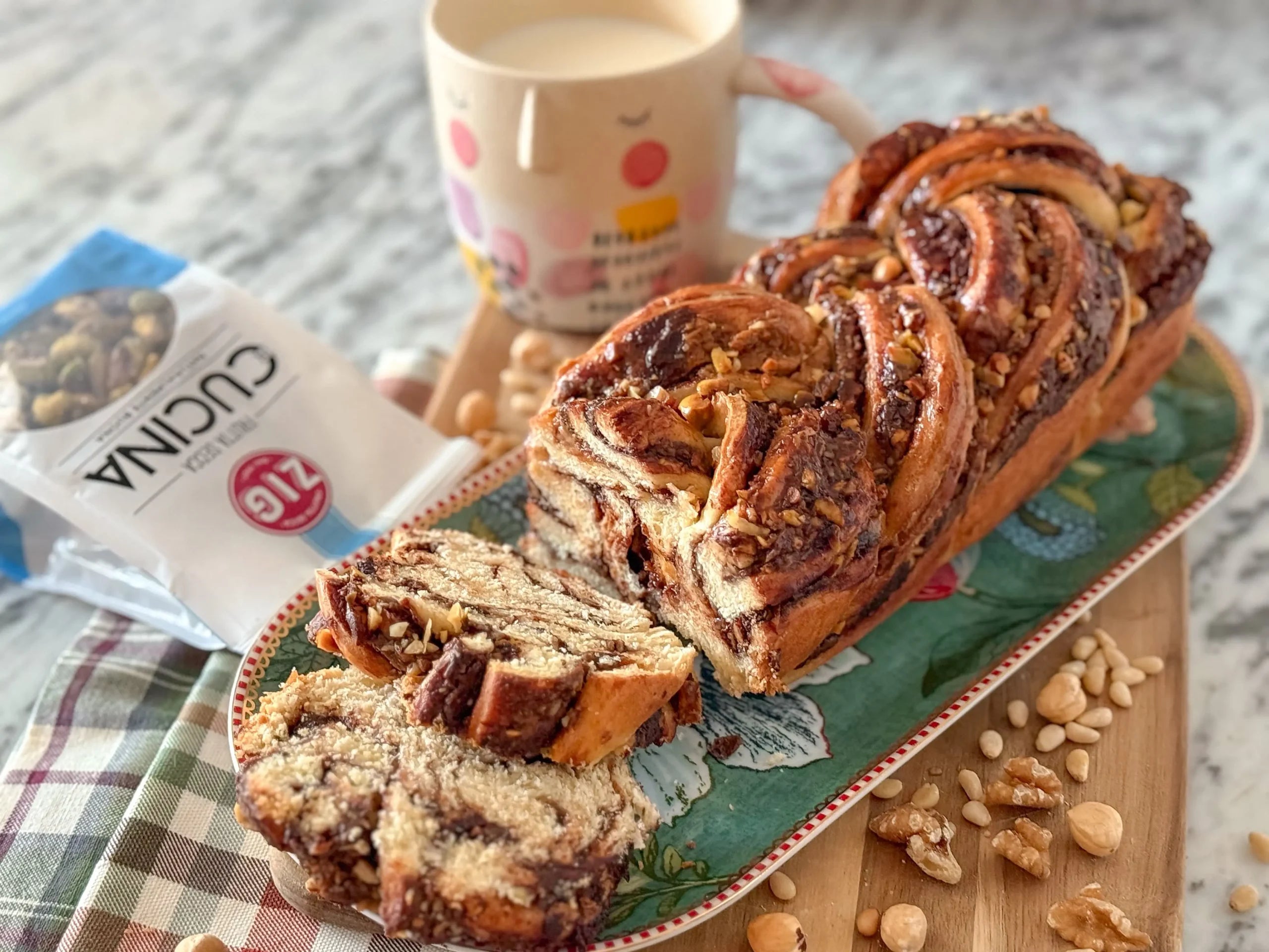 BABKA crema di nocciola e frutta secca