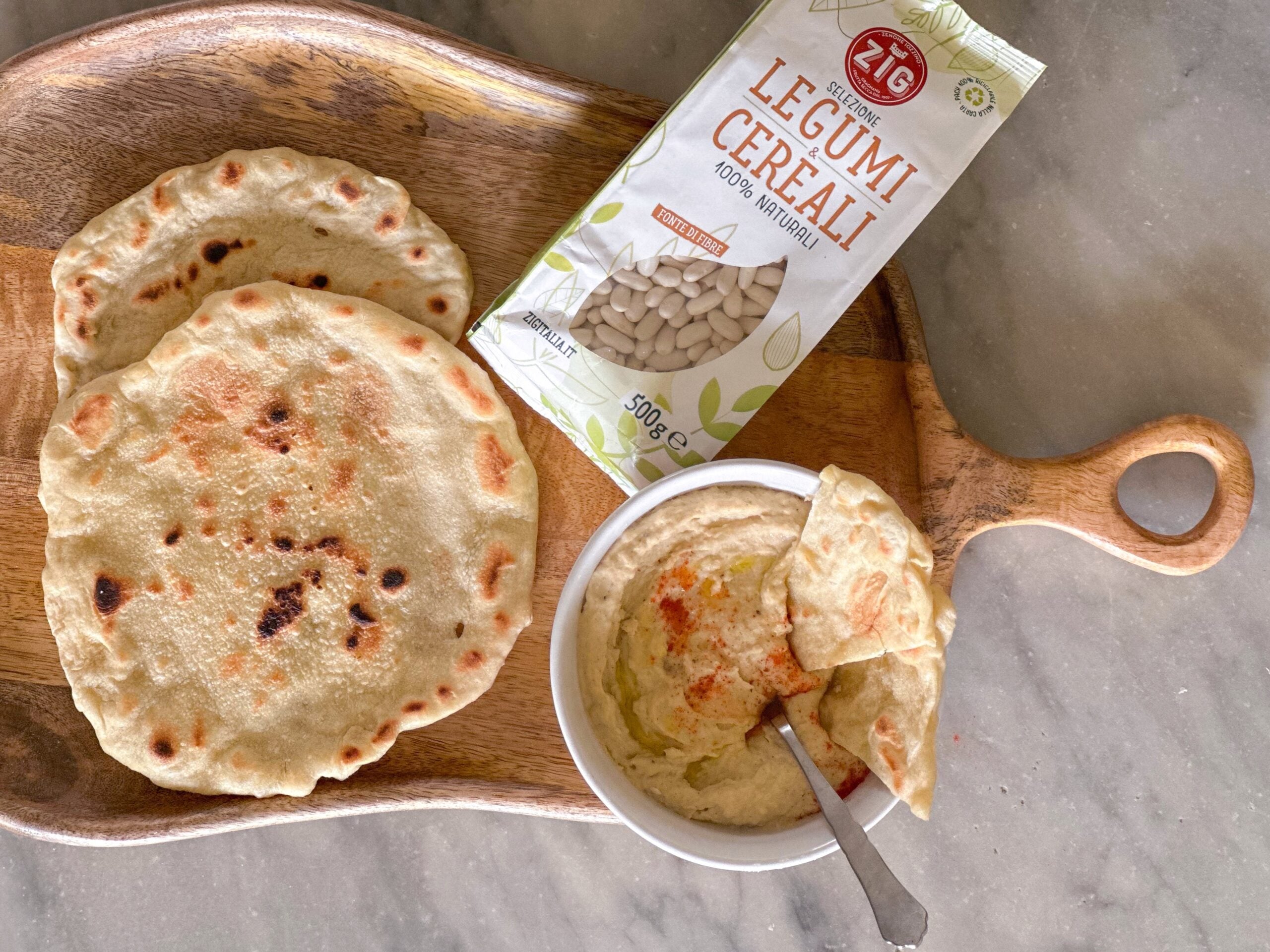 Hummus di cannellini con pita bread - Ricette - Zig Italia
