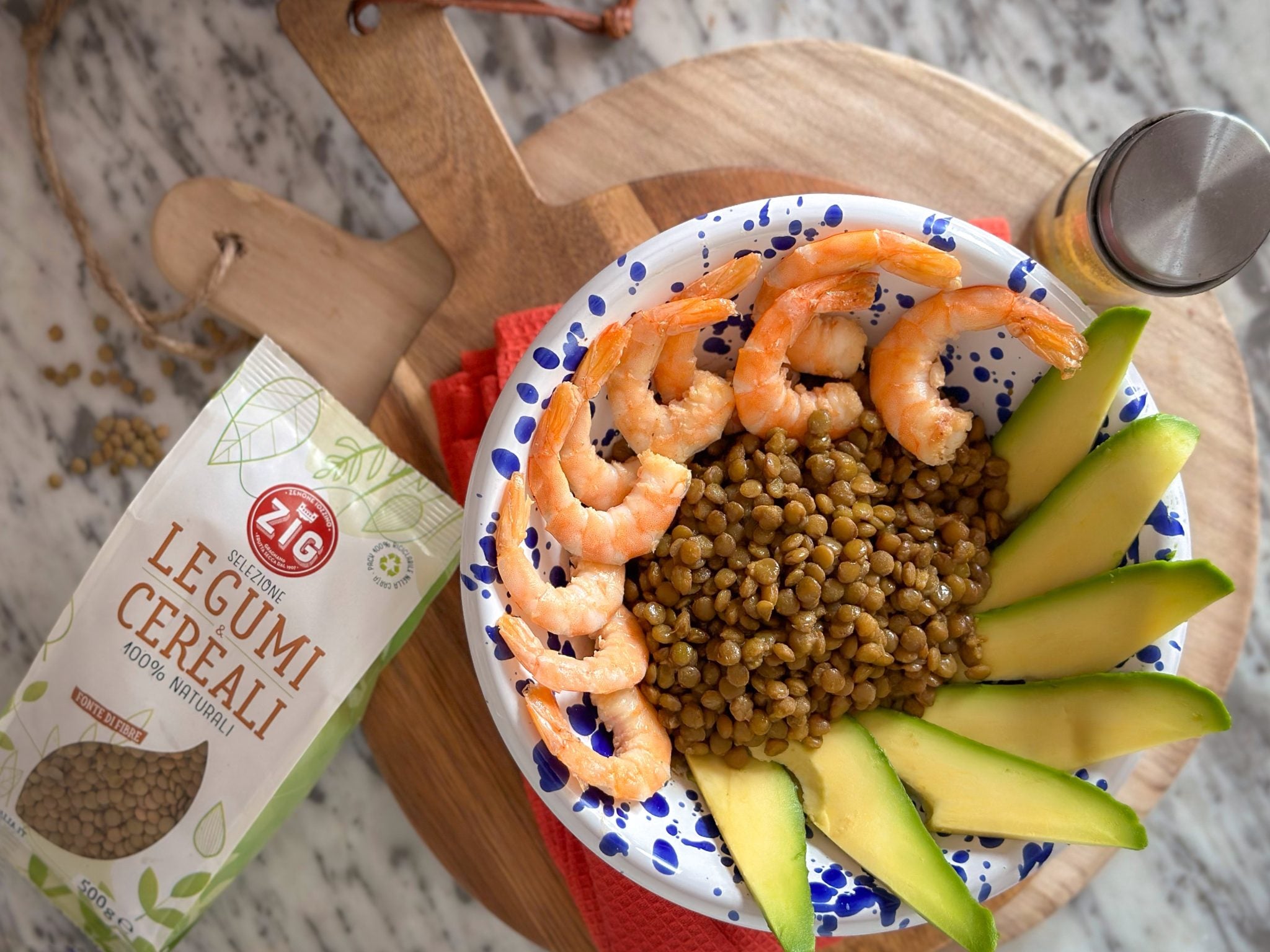 Bowl di lenticchie al curry con mazzancolle e avocado - Ricette - Zig Italia