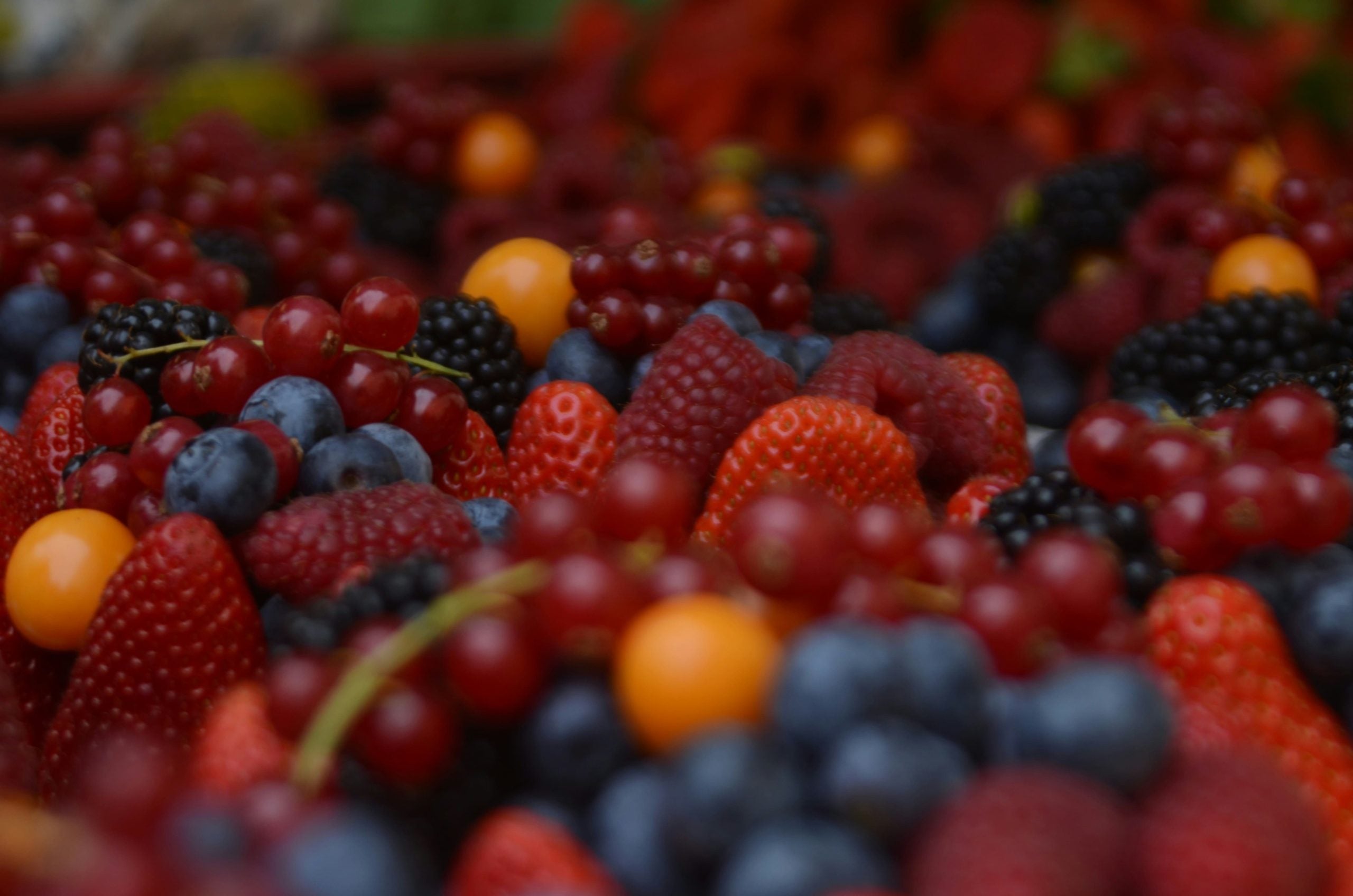Frutta e Bacche: Benefici, Consigli e Prodotti di Qualità