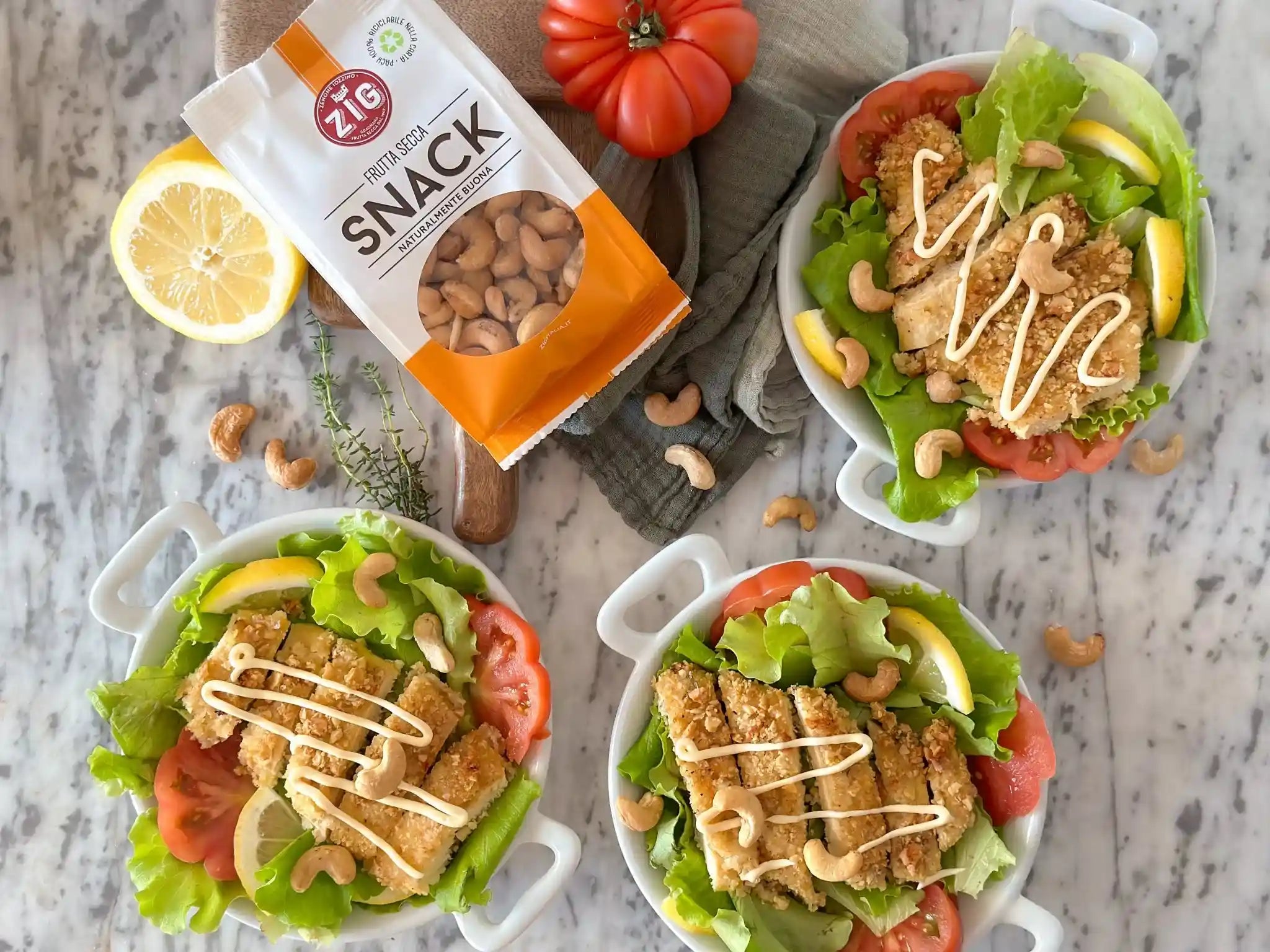 Bowl di pollo panato e anacardi