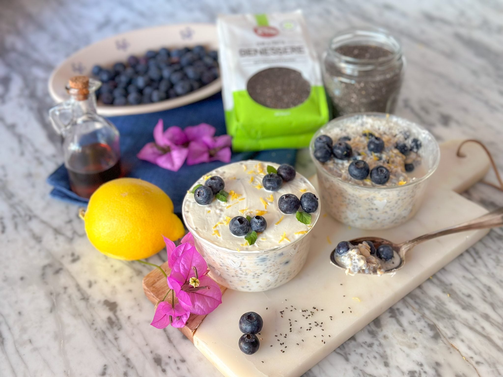 Cheesecake overnight oats ai mirtilli e crema al formaggio - Ricette - Zig Italia